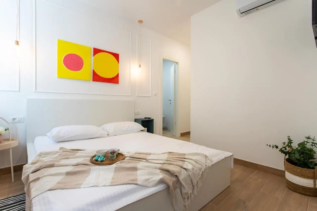 Sweet Rooms Split